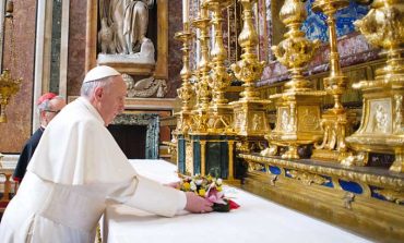 Pope Francis starts with prayer, bill paying