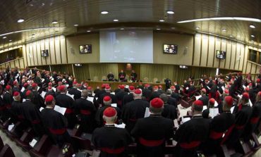 Cardinals begin pre-conclave meetings at Vatican