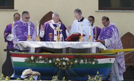 Pope calls for repentance over treatment of migrants