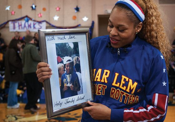 Alumna returns home as Harlem Globetrotter