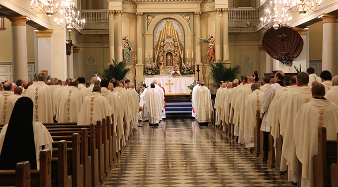 Bishops concelebrate Mass in St. Louis Cathedral June 11 during the annual spring meeting of the U .S. Conference of Catholic Bishops in New Orleans. (CNS photo/Bob Roller)