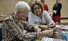 Parish donates more than 100,000 rosaries to Angola