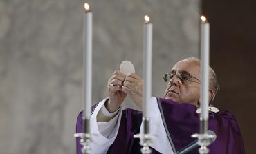 Pope: Lent is about fulfilling all commandments
