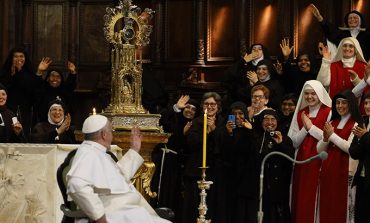 Blood of Naples' patron liquefies during pope's visit