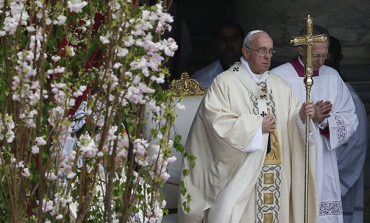 Humility is key to understanding Easter, pope says