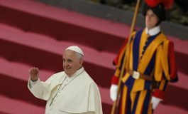 Work together to promote, defend life, pope says