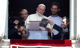 Pope Francis delivers his own how-to for families
