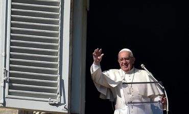 Open home to God or selfishness will reign, pope says