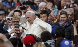 True believers serve others, pope says at audience