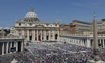 Jesus restores life through compassion, pope says