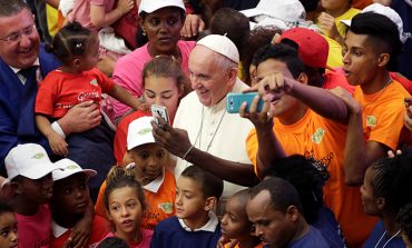 World at war needs signs of brotherhood, pope says