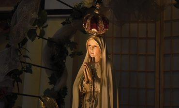 Pope says Fatima visit is pilgrimage of peace, hope