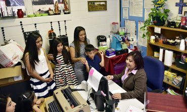 Acercando familias a la educación católica
