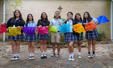 Forjando  jóvenes latinos  orgullosos de su herencia