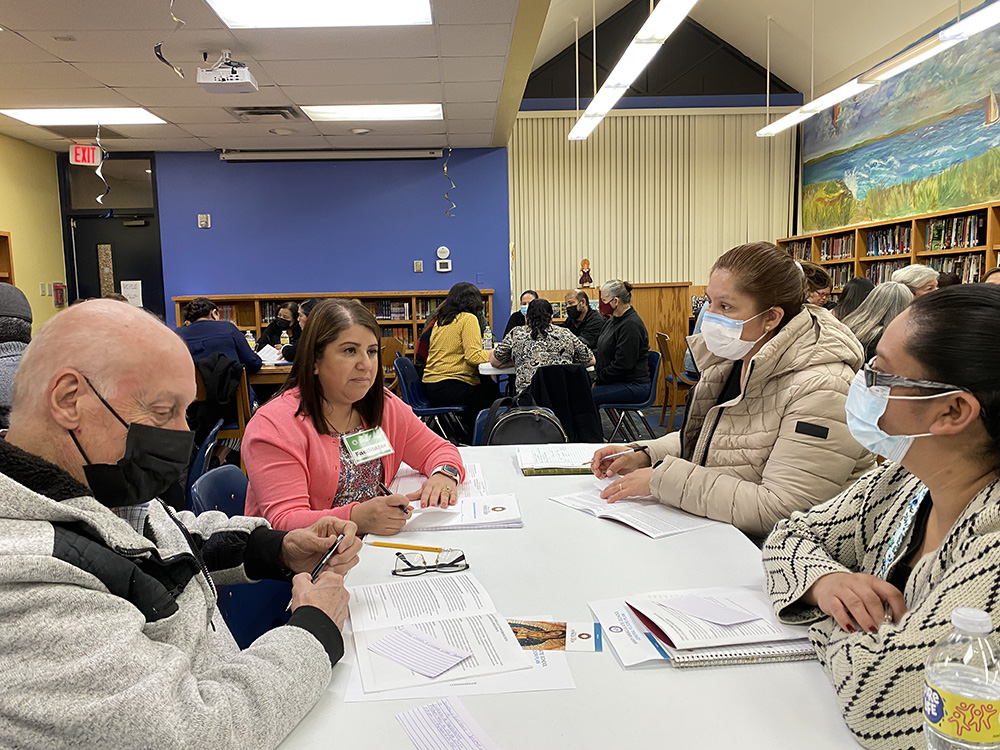 Un grupo de feligreses de habla hispana, participan de la sesión catequética del sínodo 2024 en español, realizada el 15 de febrero, en la Iglesia de Farmers Branch.