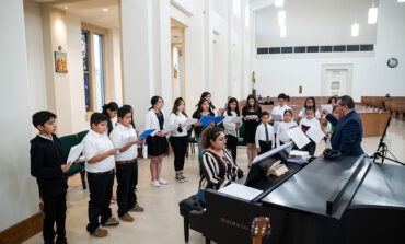 Cantando vienen con alegría