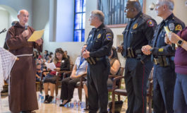 Hundreds meet to discuss immigration, parish ID card