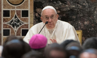 Door to door: Pope reaffirms missionaries' mandate to knock on hearts