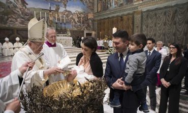 Don't be 'couch potatoes,' get up and evangelize, pope says