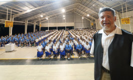 Prince of Peace community joins artist Tony Melendez on journey of hope