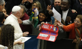 Set up a Nativity scene, pray there before Christmas, pope suggests