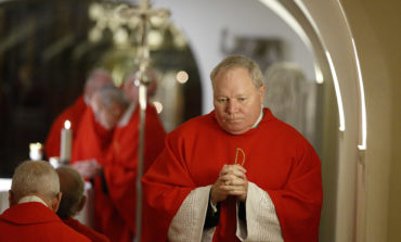 Pope Francis urges bishops to teach discernment