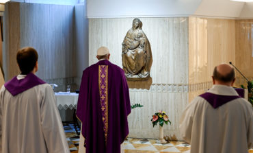 Pope prays family relationships thrive while stuck at home