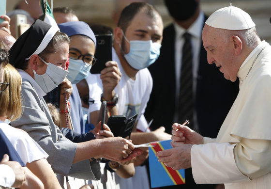 Common good, not greed, must motivate search for vaccine, pope says