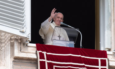 Saying 'thank you' to God is a beautiful prayer, pope tells children