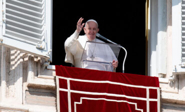 Fight temptation with faith, prayer, penance, pope says at Angelus