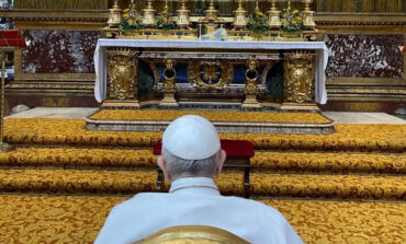 Pope released from hospital, prays at Rome basilica