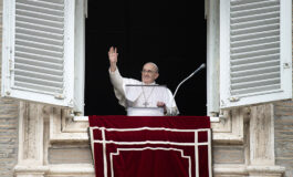 Elderly are to be valued, not discarded, pope says