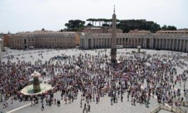 At Angelus, pope warns against using God, others for selfish aims