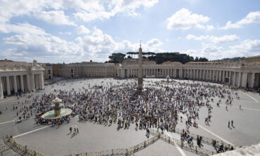 Greatness is measured by service, pope says