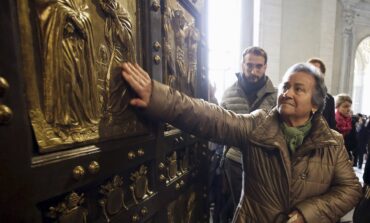 Vatican announces 'Pilgrims of Hope' as motto for Holy Year 2025