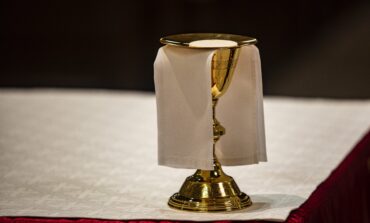 Catholics need better understanding of the Mass, pope says