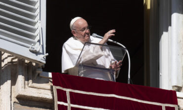 Advent watching includes noticing God at work in daily life, pope says