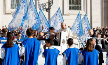 Faith always wants to move, reach out to others, pope says