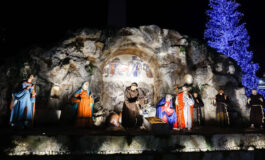 Pope marks 800th anniversary of Nativity scene, asks prayers for Holy Land