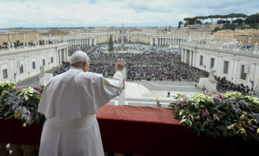 Pope's Christmas message: Say 'yes' to the Prince of Peace