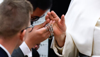 In a hostile world, the vocation of Christians is to hope, Pope Francis says