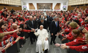Defend the dignity of all, especially children, pope tells volunteers