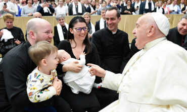 People decide whether to bring peace to the world or not, pope says