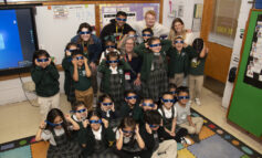 SMU Spanish-language students teach St. Cecilia students to create mini-eclipses